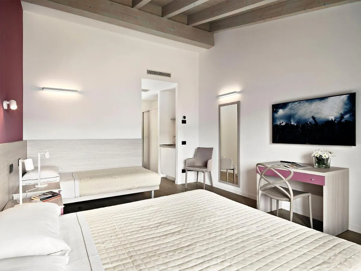Ξενοδοχείο με διαμερίσματα Residence Caffe Maya Maslianico Ιταλία
